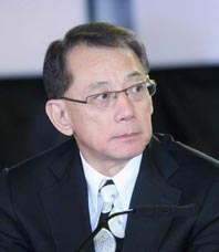 杨受成