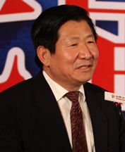 侯云春